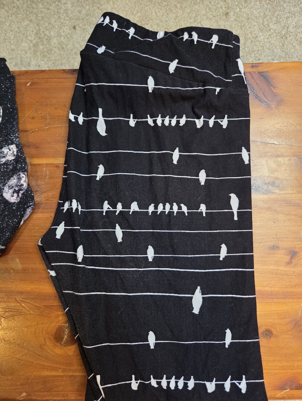 LuLaRoe TC Black Leggings with White Bird-on-Line Print